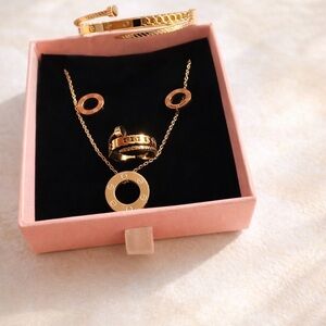 Stainless steel Elegant Gold Jewelry Set
